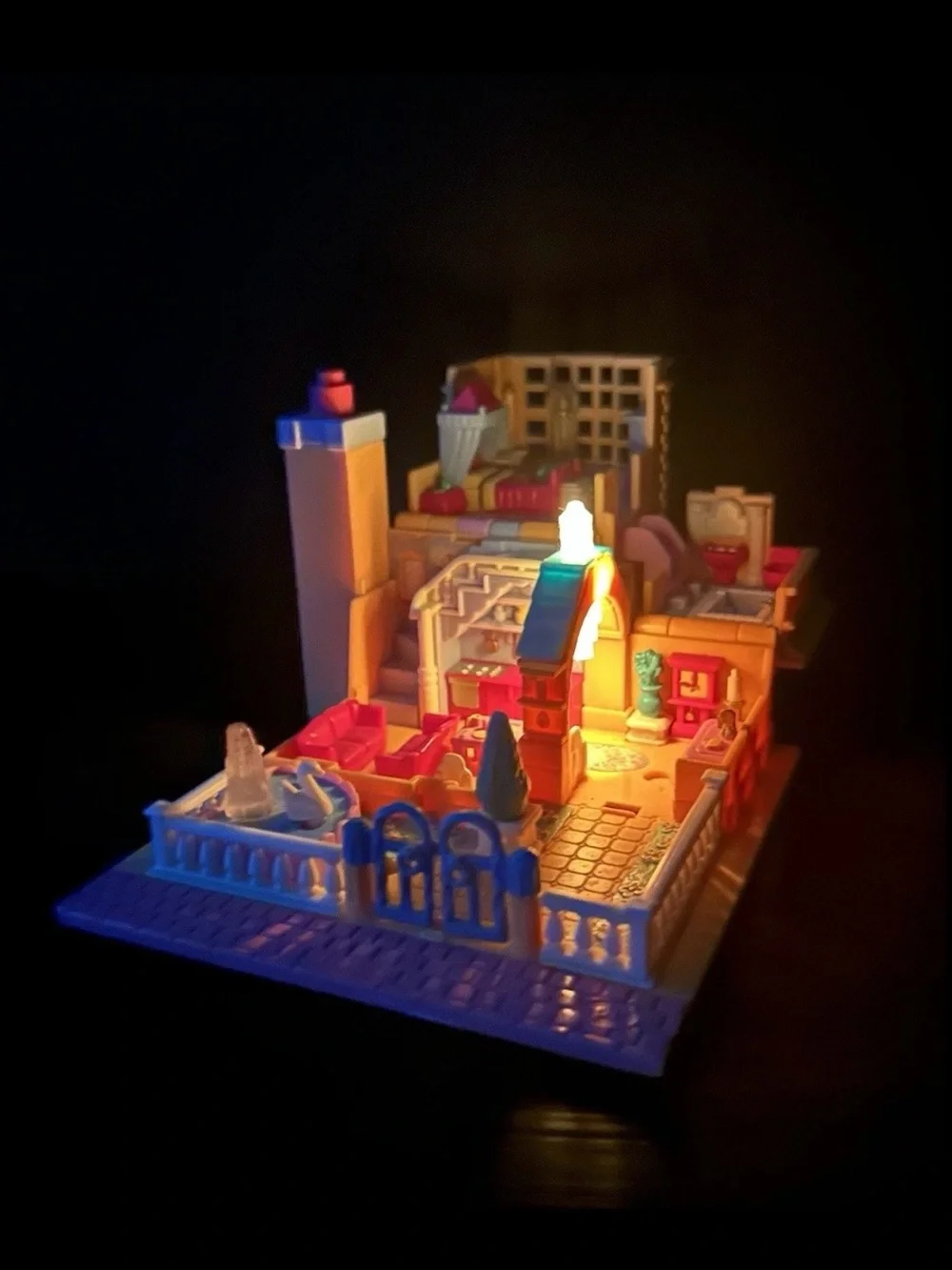 Vintage 1994 Bluebird Poly Pocket Light Up Hotel, Some Lights Work, No Figures